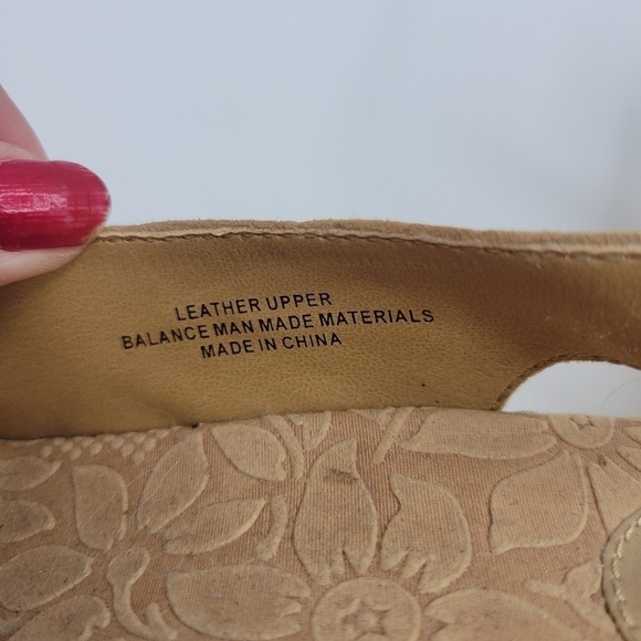 BOC flower design size 11 leather upper cream color - Picture 5 of 13